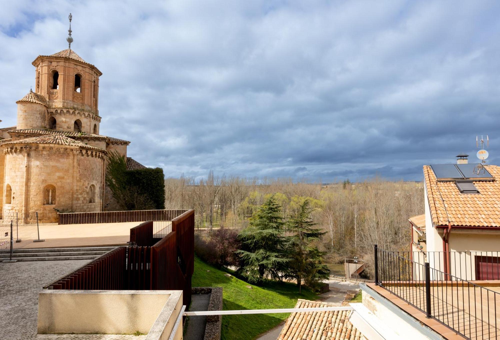 Hostal Sin Recep24H Puerta De La Villa - Pet Friendly & Restaurante Almazan Luaran gambar