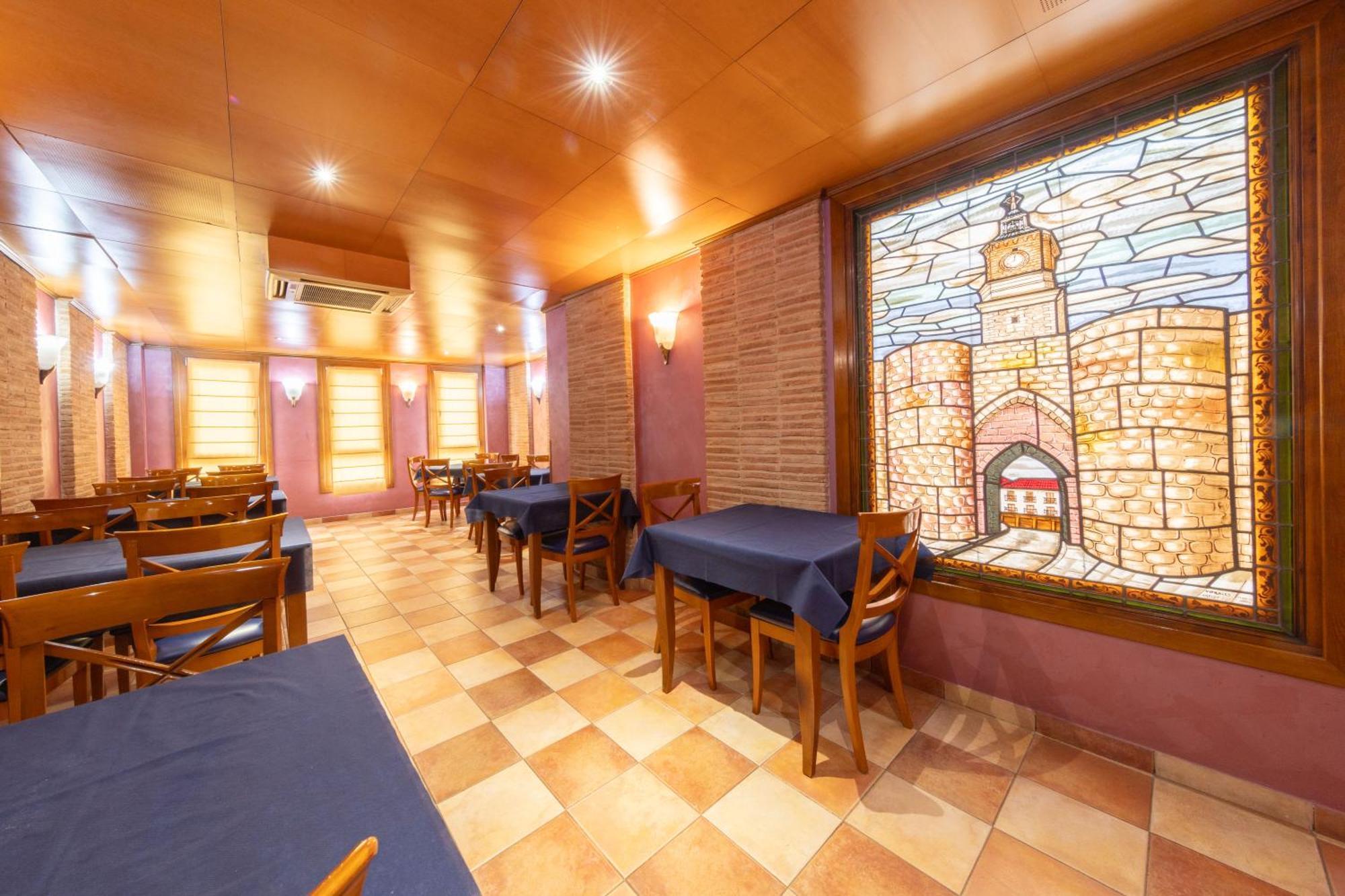 Hostal Sin Recep24H Puerta De La Villa - Pet Friendly & Restaurante Almazan Luaran gambar