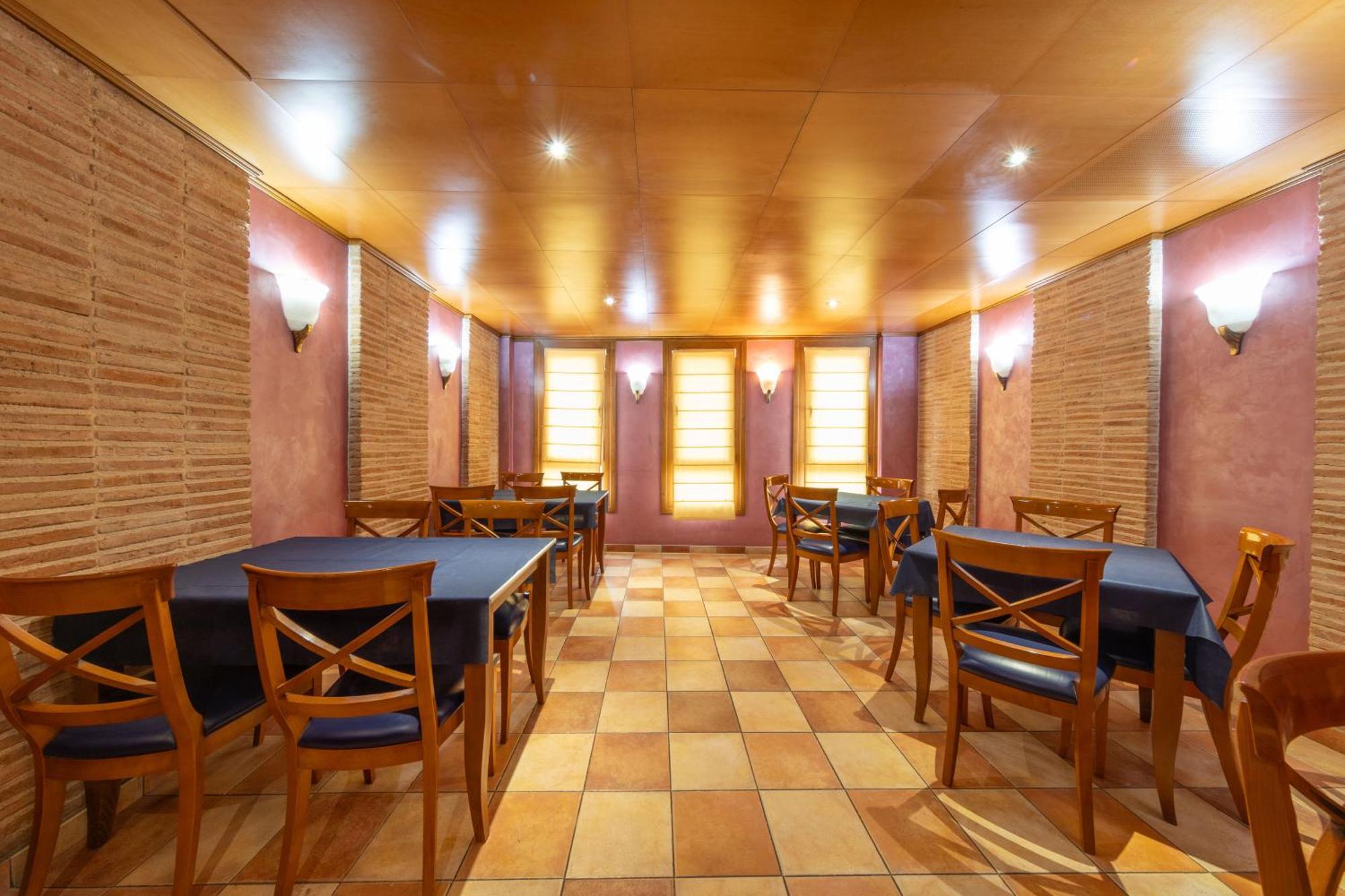 Hostal Sin Recep24H Puerta De La Villa - Pet Friendly & Restaurante Almazan Luaran gambar