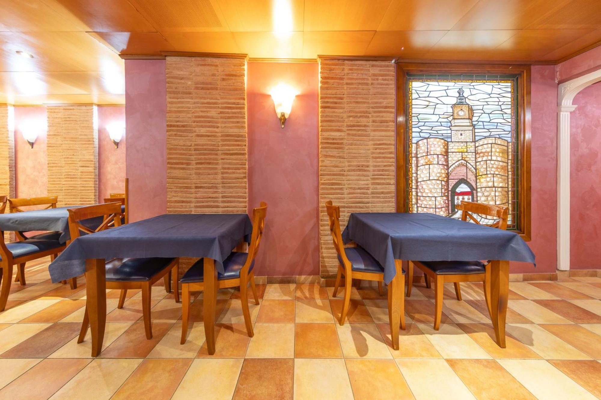 Hostal Sin Recep24H Puerta De La Villa - Pet Friendly & Restaurante Almazan Luaran gambar