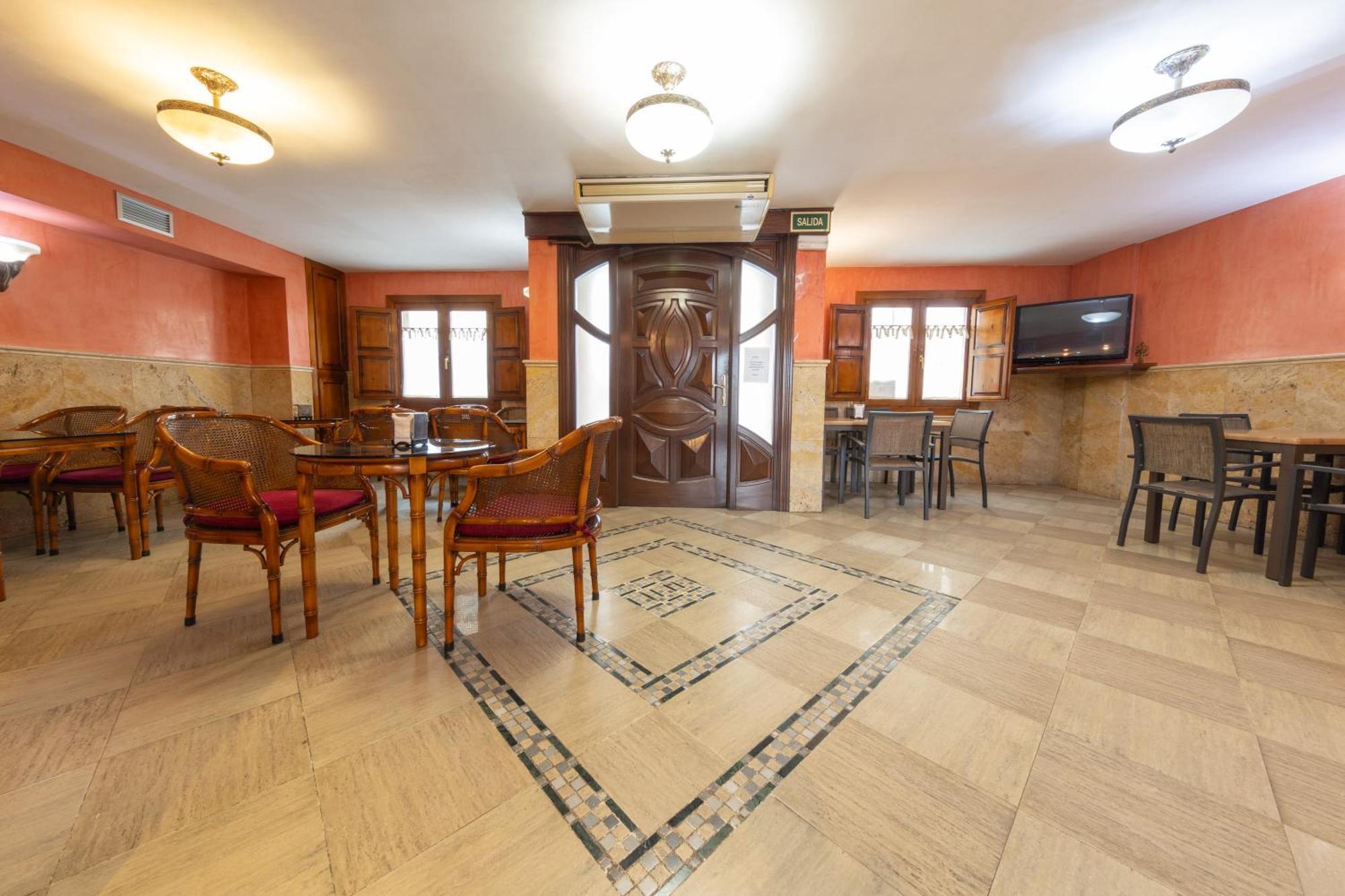 Hostal Sin Recep24H Puerta De La Villa - Pet Friendly & Restaurante Almazan Luaran gambar