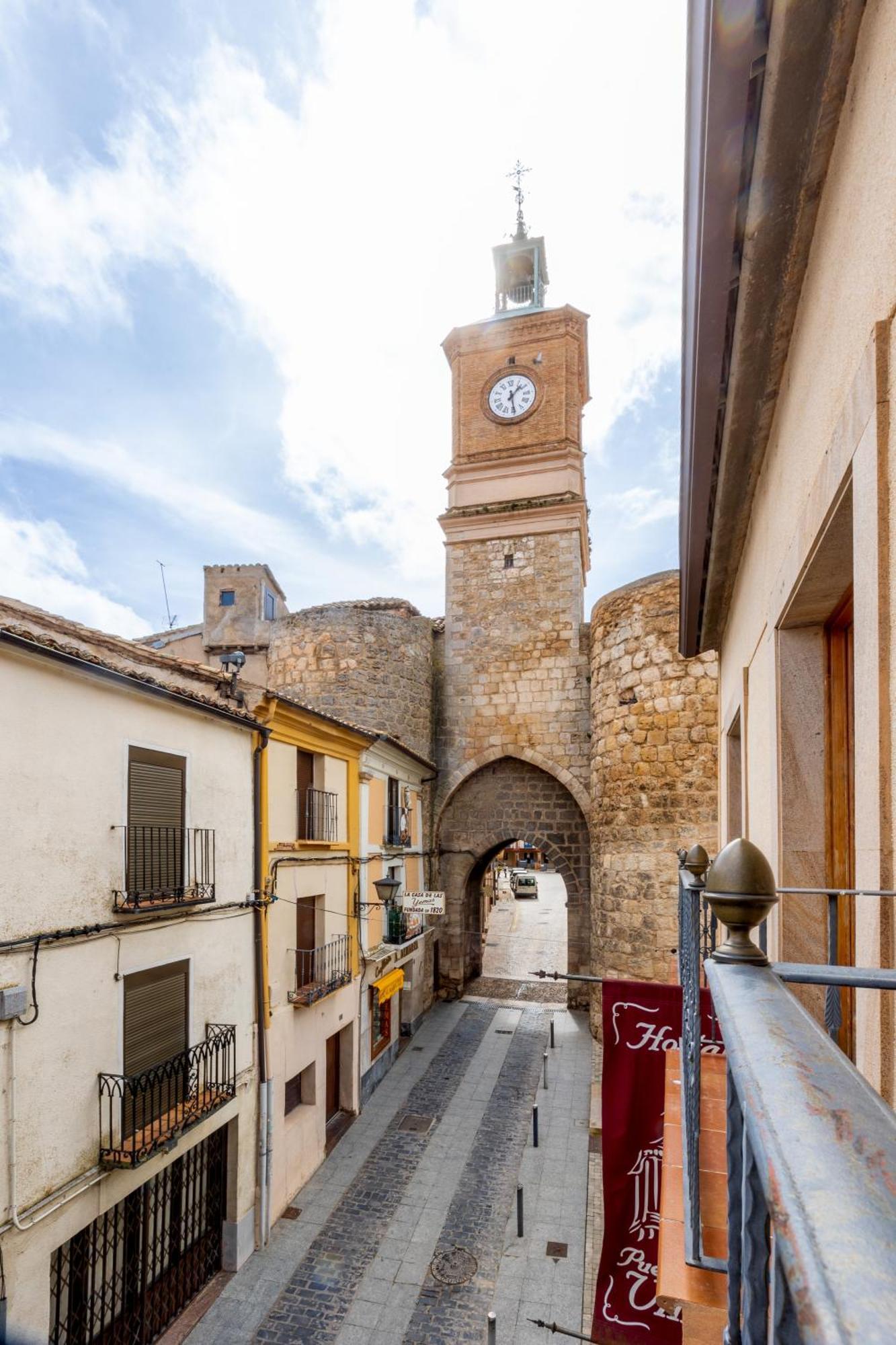 Hostal Sin Recep24H Puerta De La Villa - Pet Friendly & Restaurante Almazan Luaran gambar