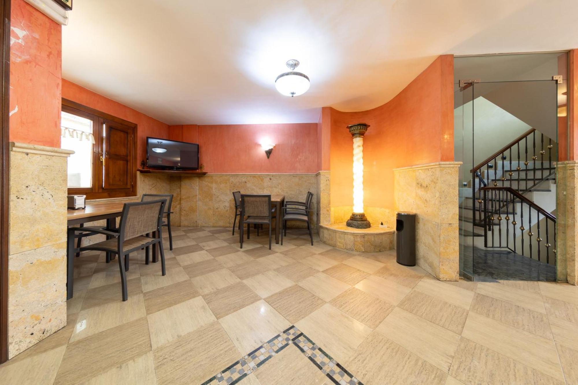 Hostal Sin Recep24H Puerta De La Villa - Pet Friendly & Restaurante Almazan Luaran gambar