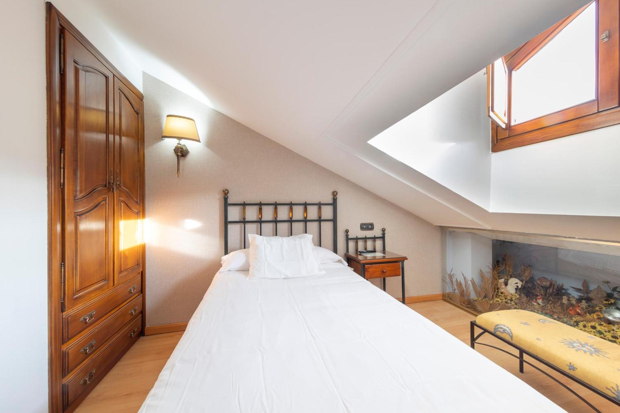 Hostal Sin Recep24H Puerta De La Villa - Pet Friendly & Restaurante Almazan Luaran gambar