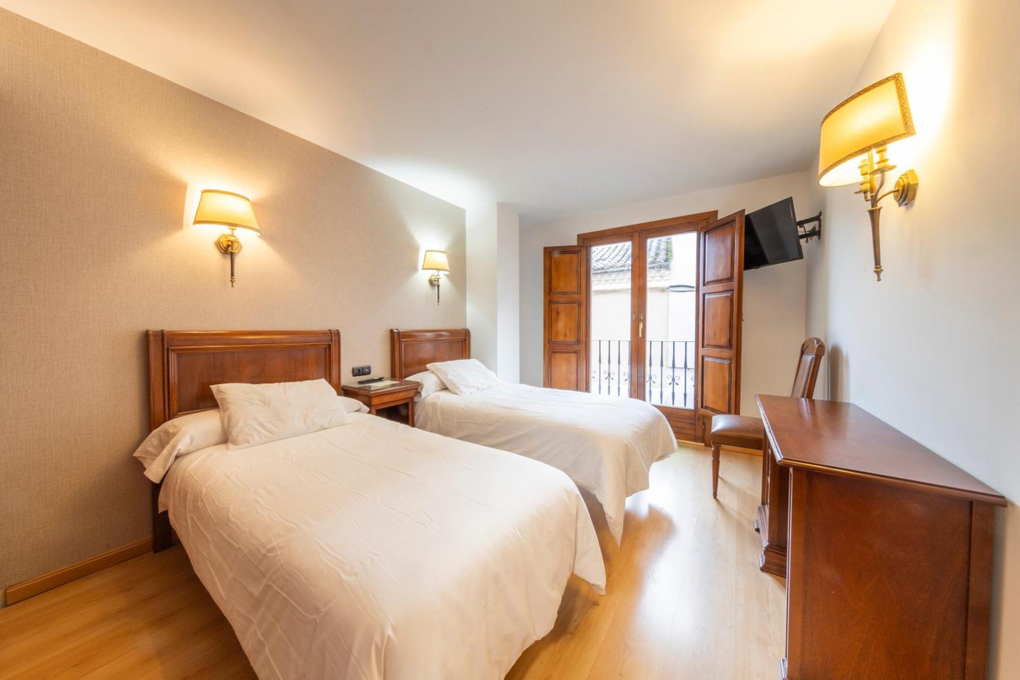 Hostal Sin Recep24H Puerta De La Villa - Pet Friendly & Restaurante Almazan Luaran gambar