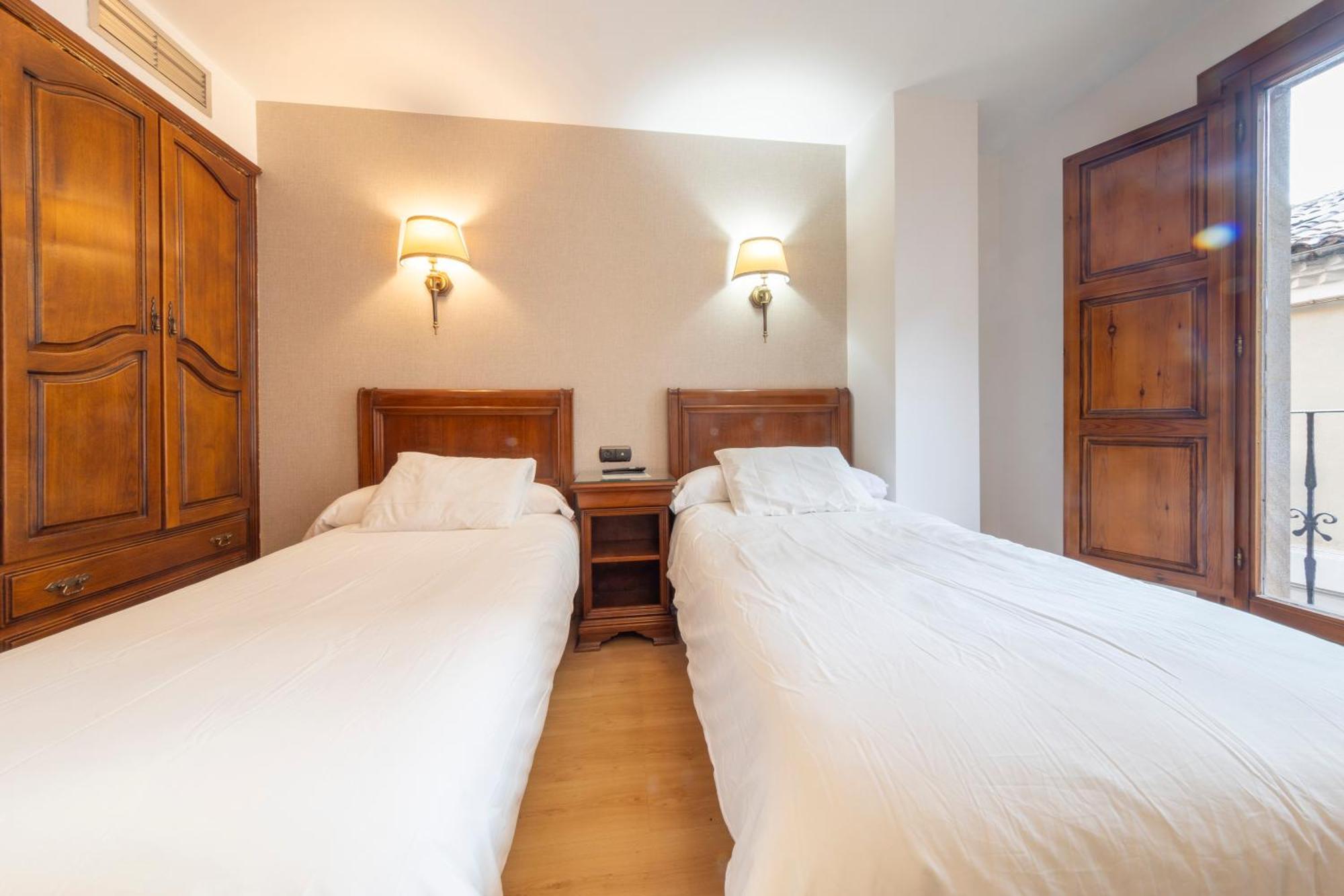 Hostal Sin Recep24H Puerta De La Villa - Pet Friendly & Restaurante Almazan Luaran gambar