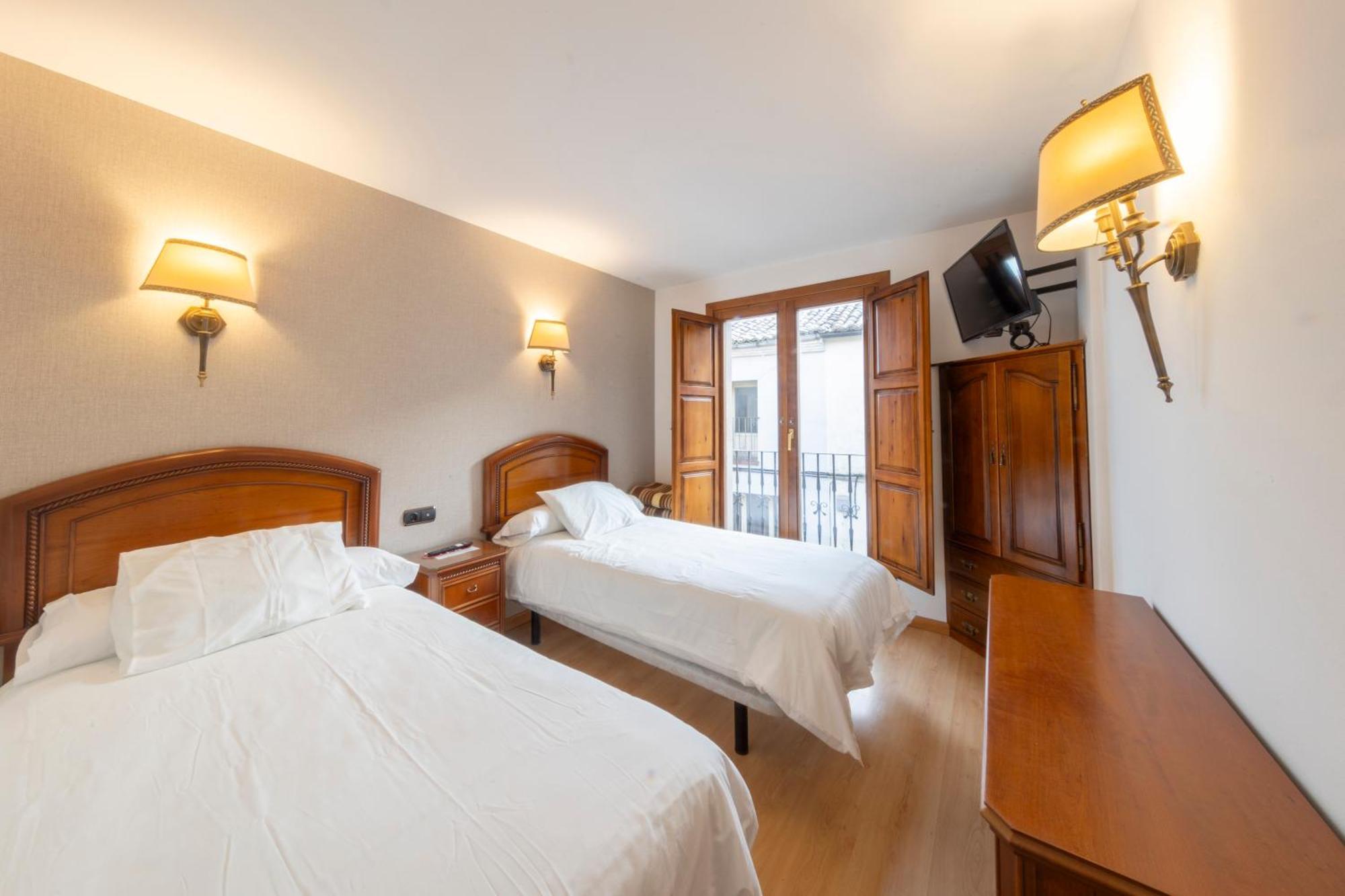 Hostal Sin Recep24H Puerta De La Villa - Pet Friendly & Restaurante Almazan Luaran gambar